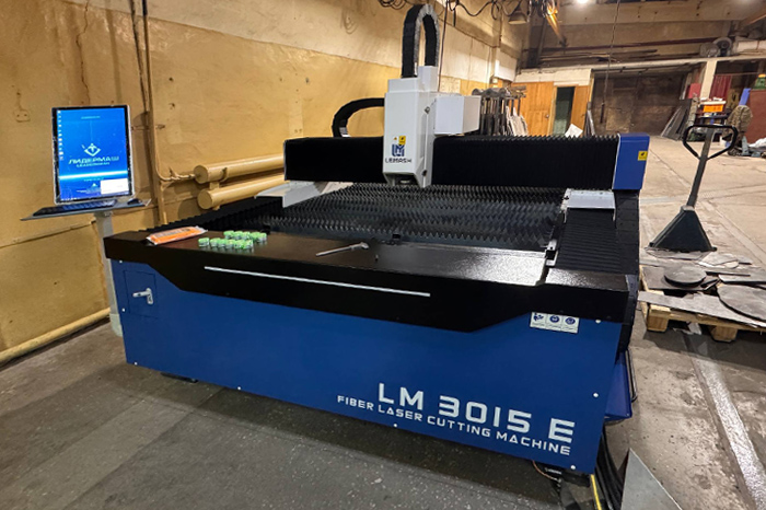 Волоконный лазерный станок LEMASH LM3015E 3000W