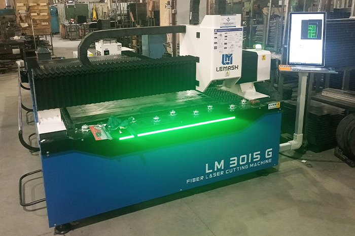Волоконный лазерный станок LEMASH LM3015G 3000W