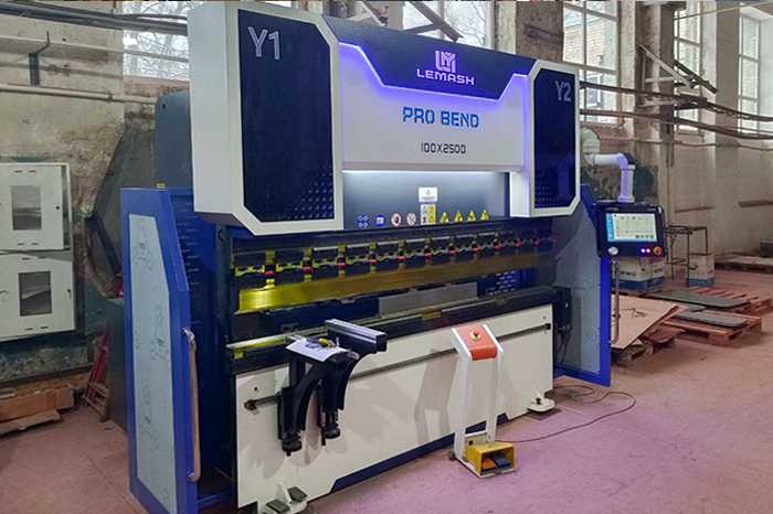 Гидравлический листогибочный пресс с ЧПУ LEMASH PROBEND 2500×100
