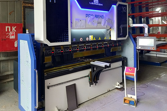 Гидравлический листогибочный пресс с ЧПУ LEMASH PROBEND 2500×100