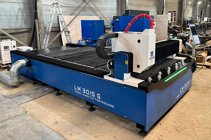 Волоконный лазерный станок LEMASH LM3015G 3000W