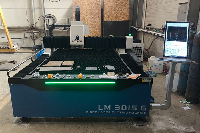 Волоконный лазерный станок LEMASH LM3015G 3000W
