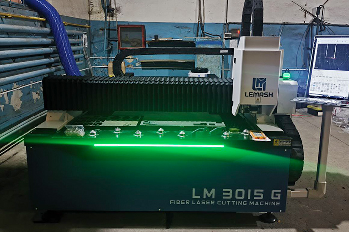 Волоконный лазерный станок LEMASH LM3015G 3000W