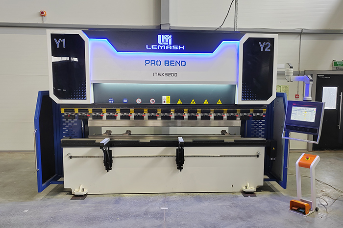 Гидравлический листогибочный пресс с ЧПУ LEMASH PROBEND 3200×175