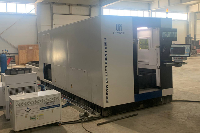 Волоконный лазерный станок LEMASH LM6015F 6000W