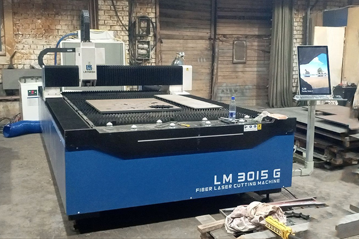 Волоконный лазерный станок LEMASH LM3015G 6000W