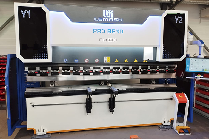 Гидравлический листогибочный пресс с ЧПУ LEMASH PROBEND 3200×175