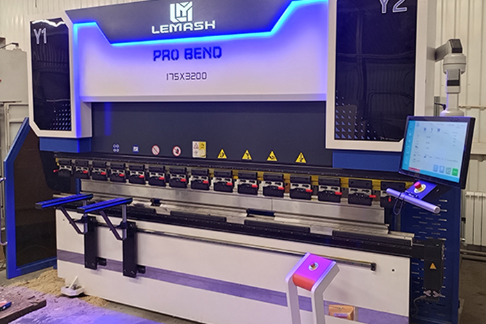 Гидравлический листогибочный пресс с ЧПУ LEMASH PROBEND 3200×175