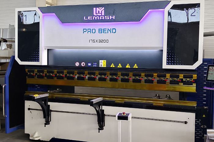 Гидравлический листогибочный пресс с ЧПУ LEMASH PROBEND 3200×175