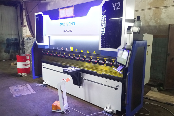 Гидравлический листогибочный пресс с ЧПУ LEMASH PROBEND 3200×135