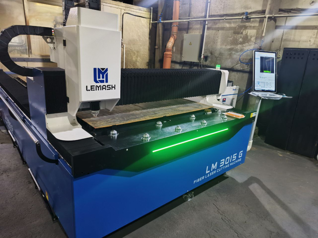 Современный лазерный станок LEMASH LM3015G 6000W