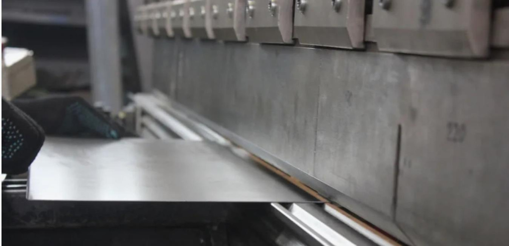 Гидравлический листогибочный пресс с ЧПУ LEMASH BETTA 1600×40