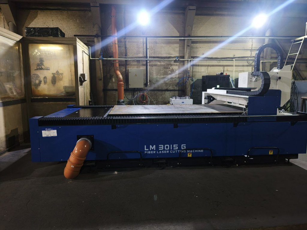 Современный лазерный станок LEMASH LM3015G 6000W