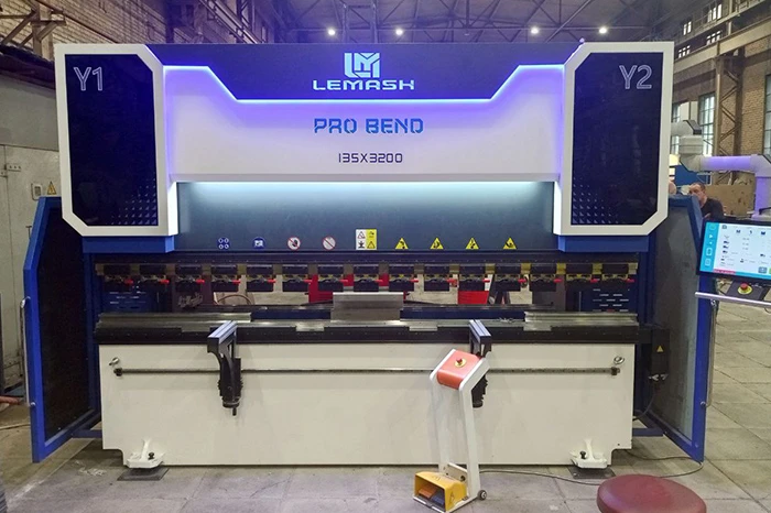 Гидравлический листогибочный пресс с ЧПУ LEMASH PROBEND 3200×135