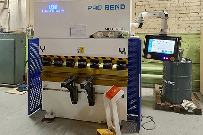 Гидравлический листогибочный пресс с ЧПУ LEMASH PROBEND 1600×40