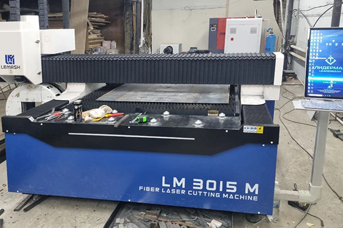 Комбинированный лазерный станок LEMASH LM3015M 3000W