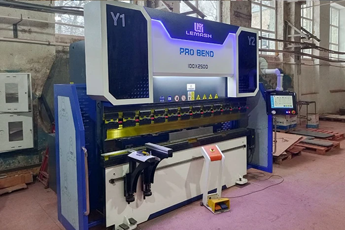 Гидравлический листогибочный пресс с ЧПУ LEMASH PROBEND 2500×100