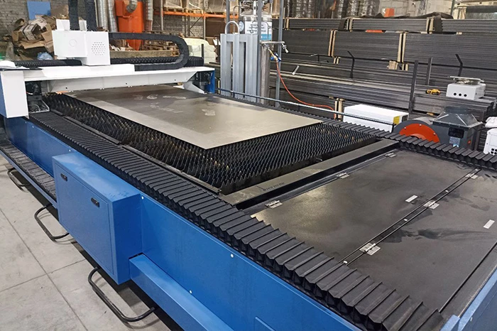 Волоконный лазерный станок LEMASH LM3015G 3000W