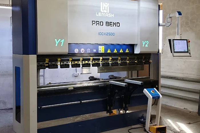 Гидравлический листогибочный пресс с ЧПУ LEMASH PROBEND 2500×100