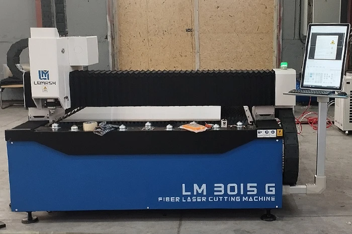 Волоконный лазерный станок LEMASH LM3015G 3000W