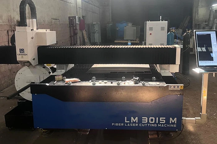 Комбинированный лазерный станок LEMASH LM3015M 3000W
