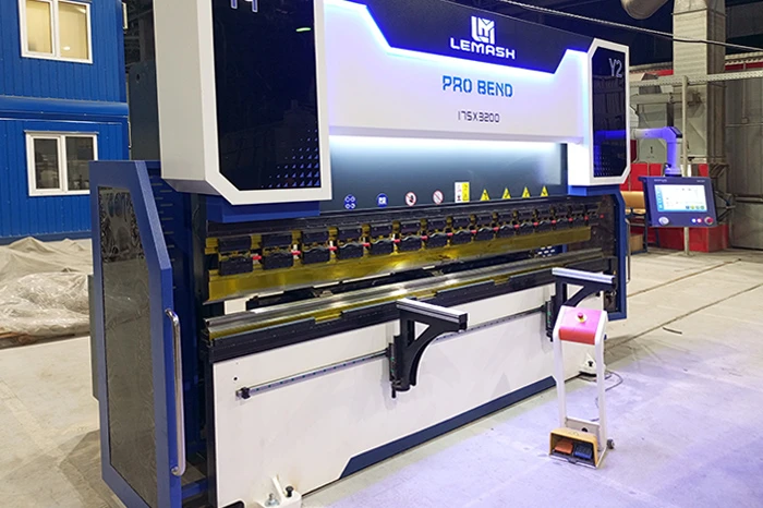 Гидравлический листогибочный пресс с ЧПУ LEMASH PROBEND 3200×175
