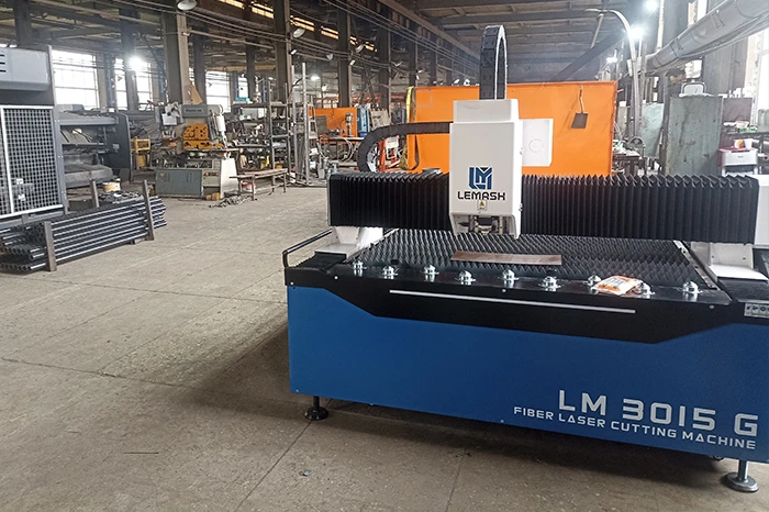 Волоконный лазерный станок LEMASH LM3015G 3000W