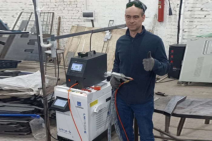 Станок ручной лазерной сварки и чистки металла LEMASH ULTRA-S 1500W Raycus