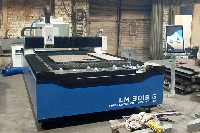 Волоконный лазерный станок LEMASH LM3015G 6000W