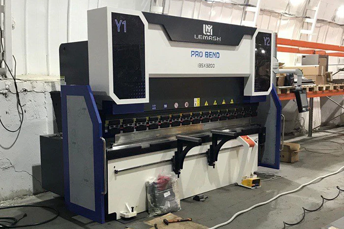 Гидравлический листогибочный пресс с ЧПУ LEMASH PROBEND 3200×135