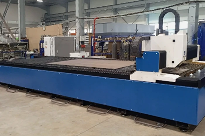 Волоконный лазерный станок LEMASH LM6015G 6000W