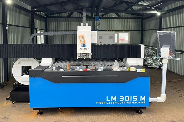 Комбинированный лазерный станок LEMASH LM3015M 3000W