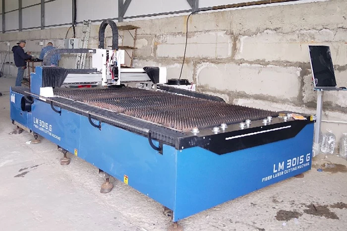 Волоконный лазерный станок LEMASH LM3015G 3000W