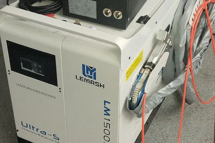 Станок ручной лазерной сварки и чистки LEMASH ULTRA-S 1500W Raycus